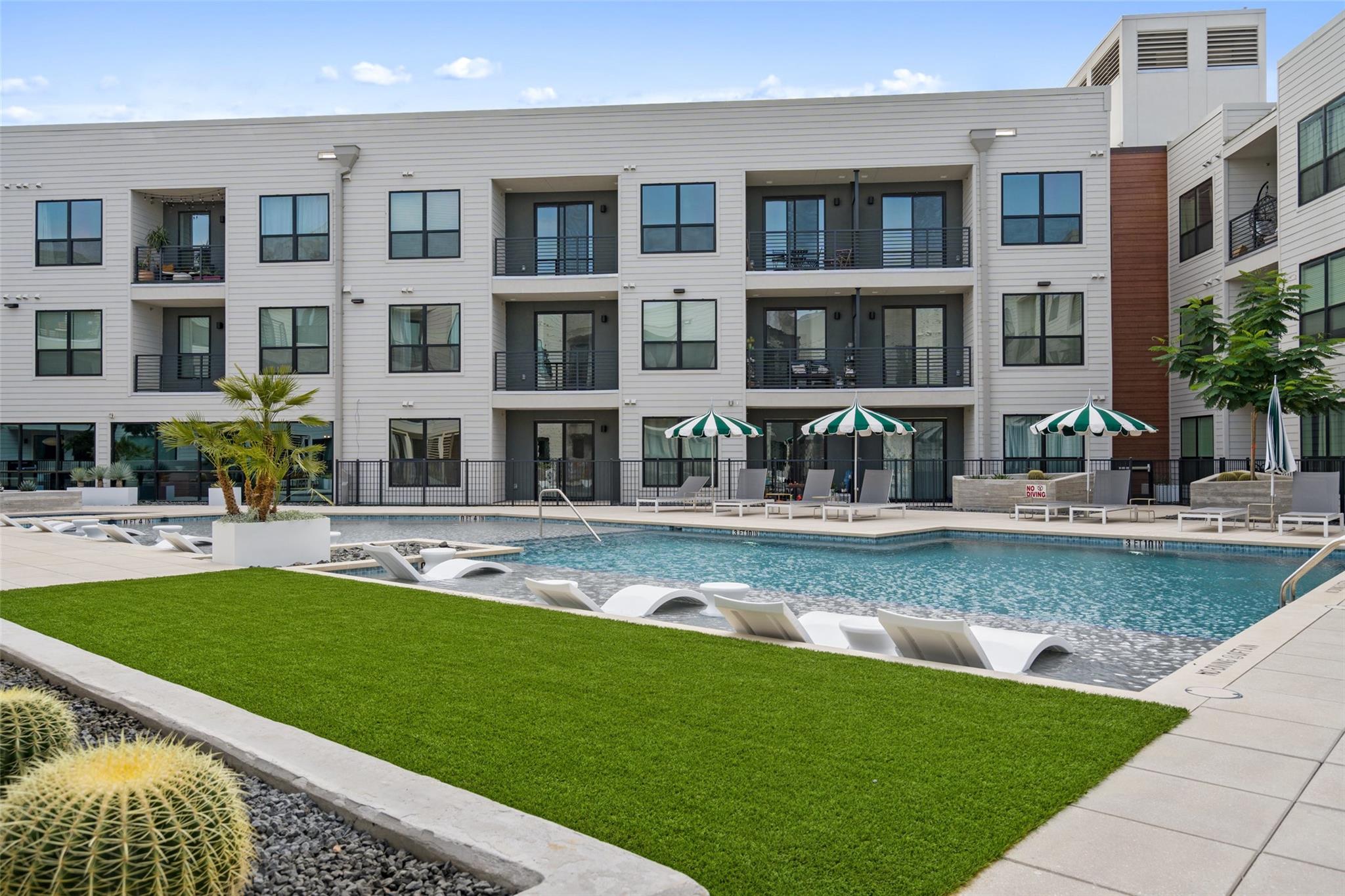 1701 Simond Ave # 206, Austin, TX 78723