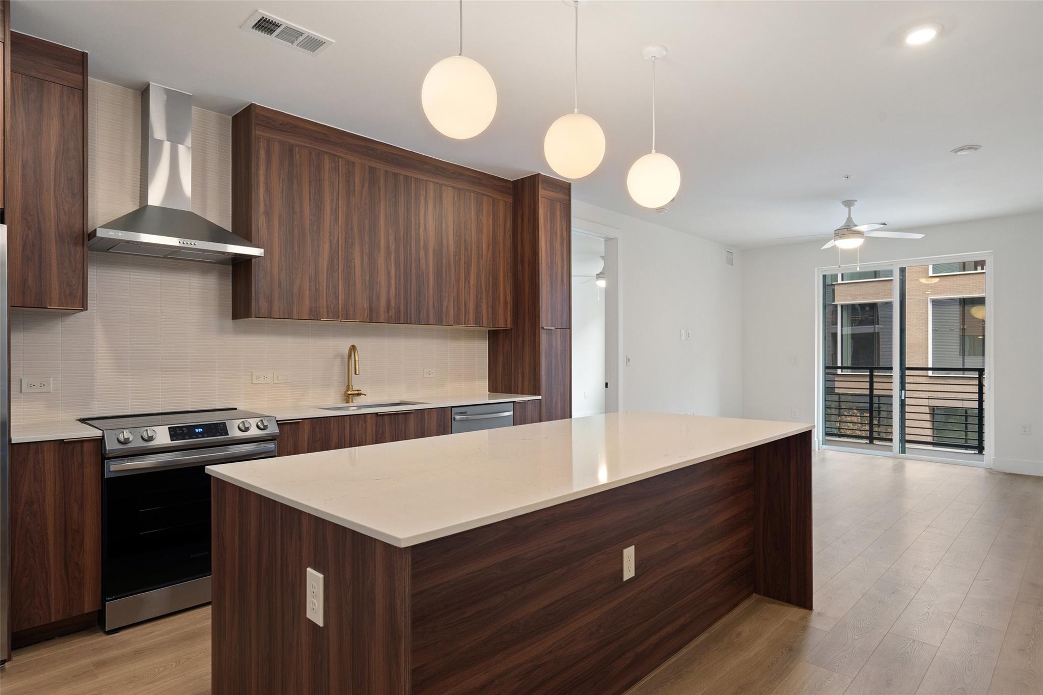 1701 Simond Ave # 206, Austin, TX 78723