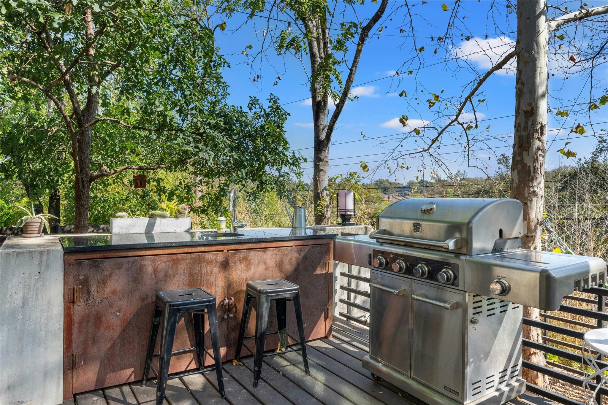 2409 East Side Dr, Austin, TX 78704