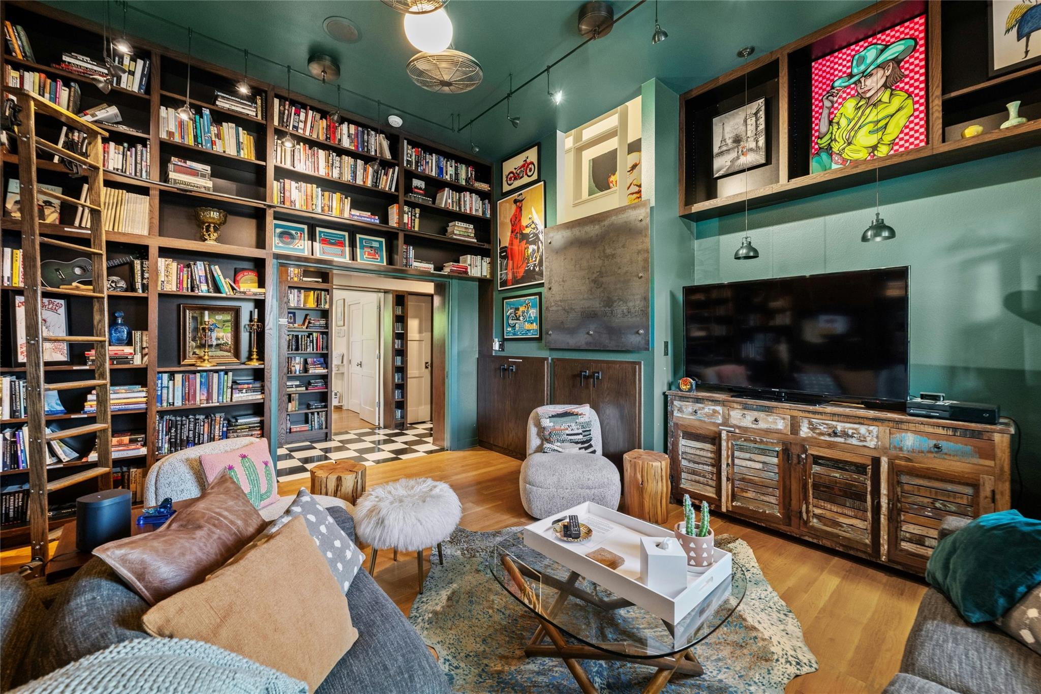 2409 East Side Dr, Austin, TX 78704