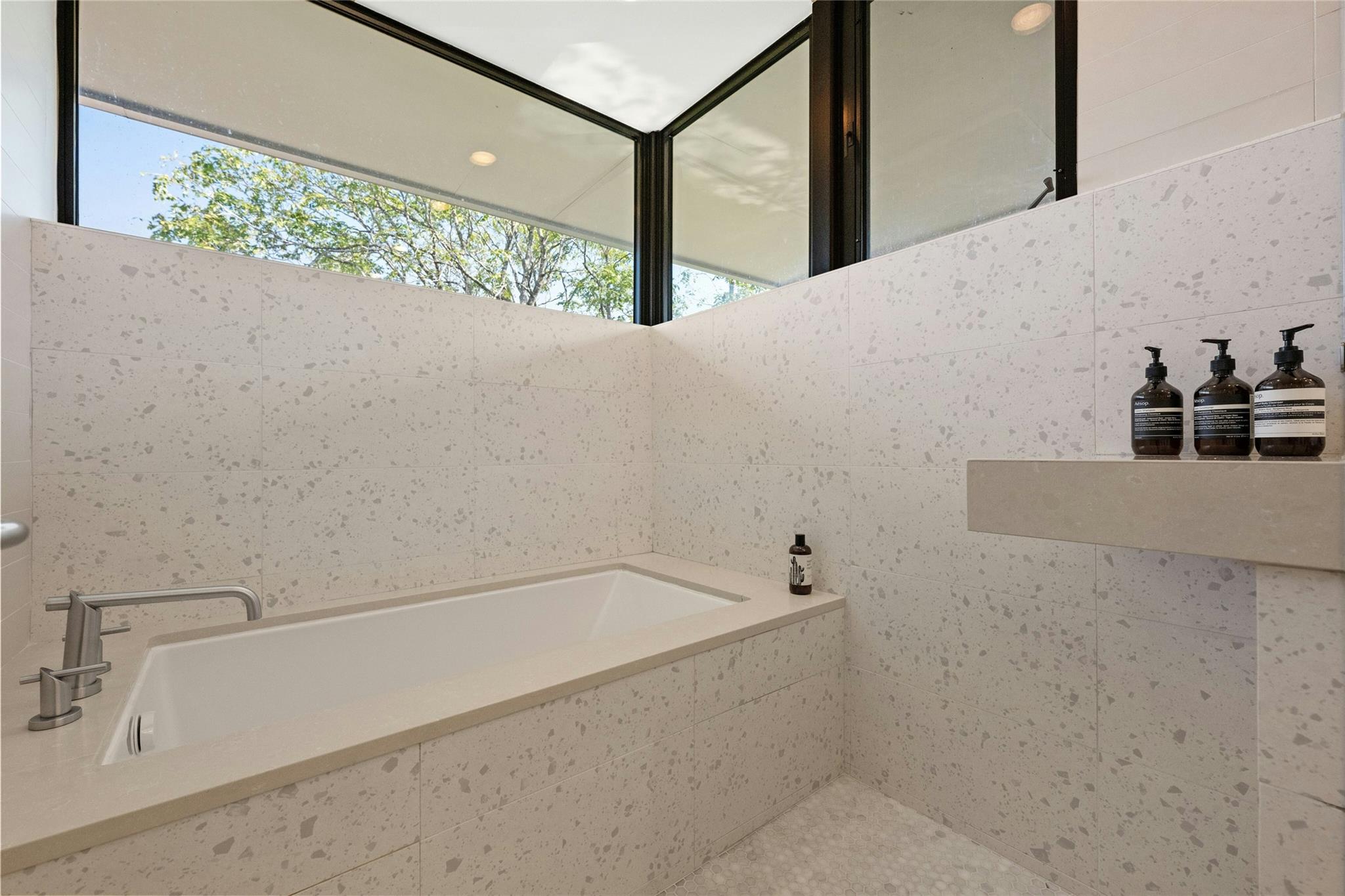 2409 East Side Dr, Austin, TX 78704