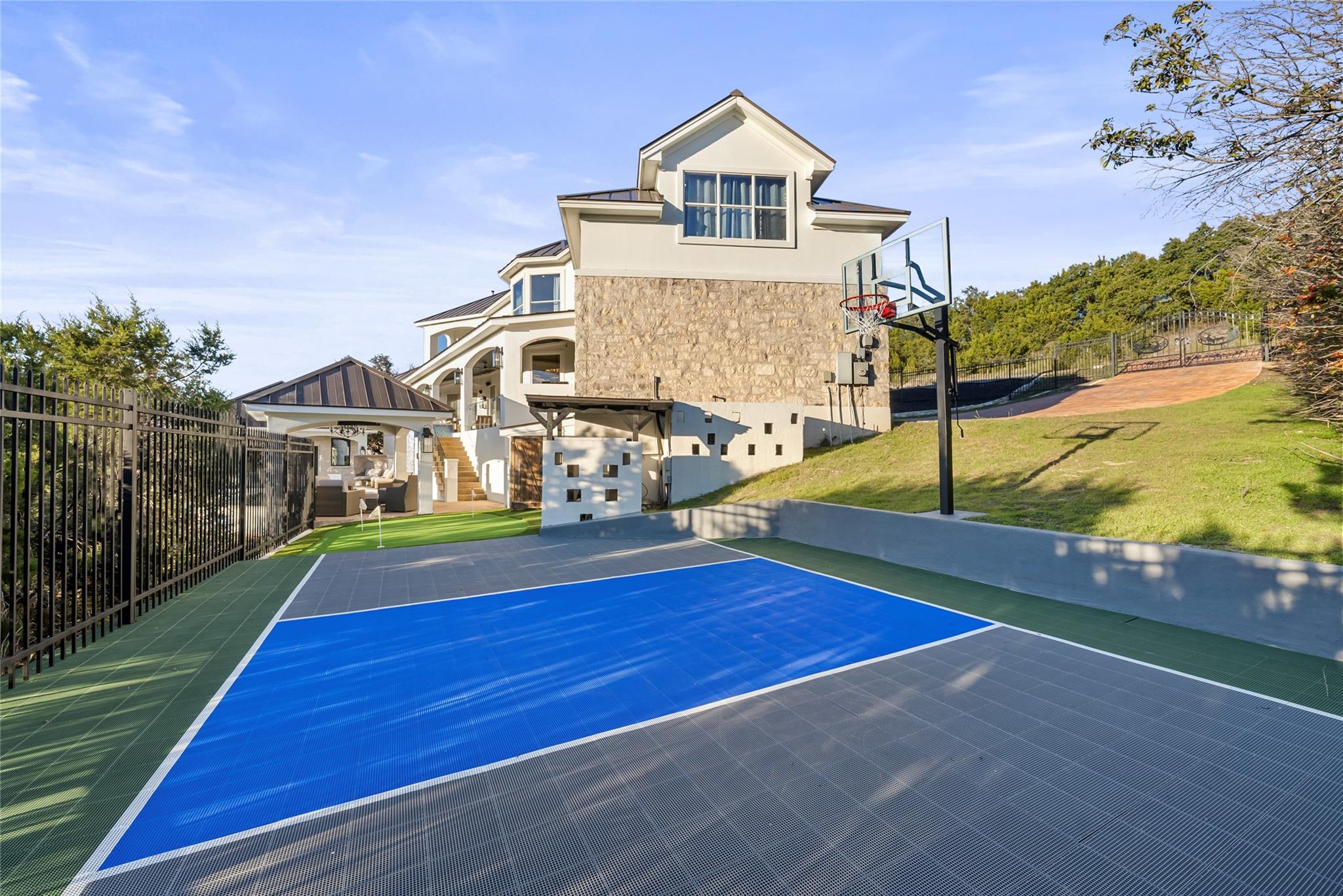 5009 McIntyre Cir, Austin, TX 78734