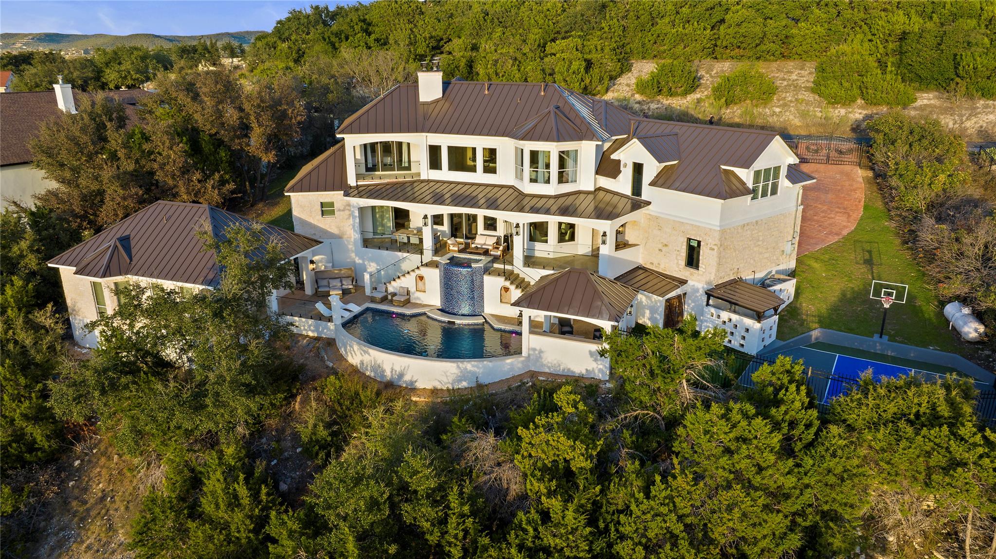 5009 McIntyre Cir, Austin, TX 78734