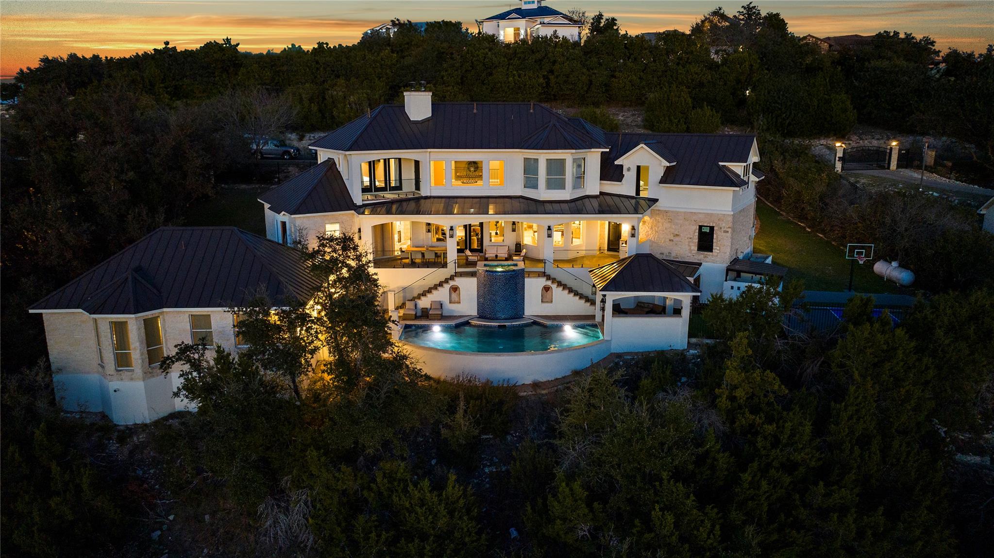 5009 McIntyre Cir, Austin, TX 78734