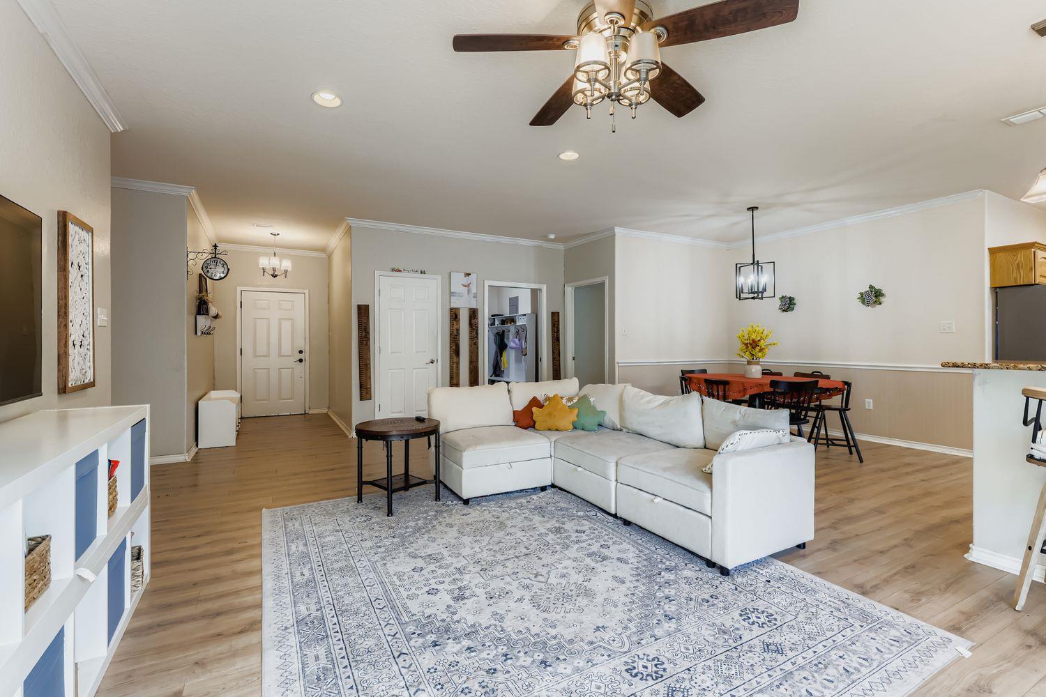 118 Santa Fe Rdg, Seguin, TX 78155