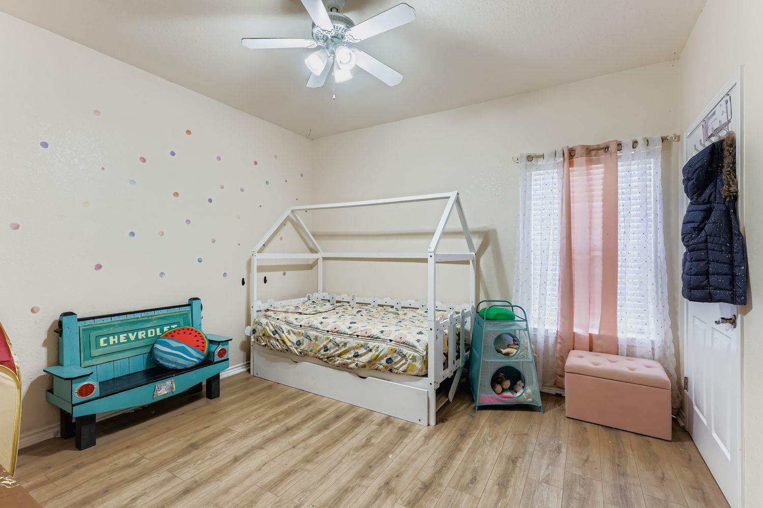 118 Santa Fe Rdg, Seguin, TX 78155