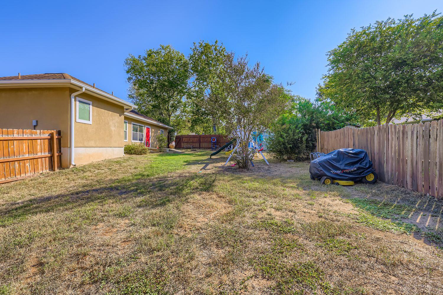 118 Santa Fe Rdg, Seguin, TX 78155
