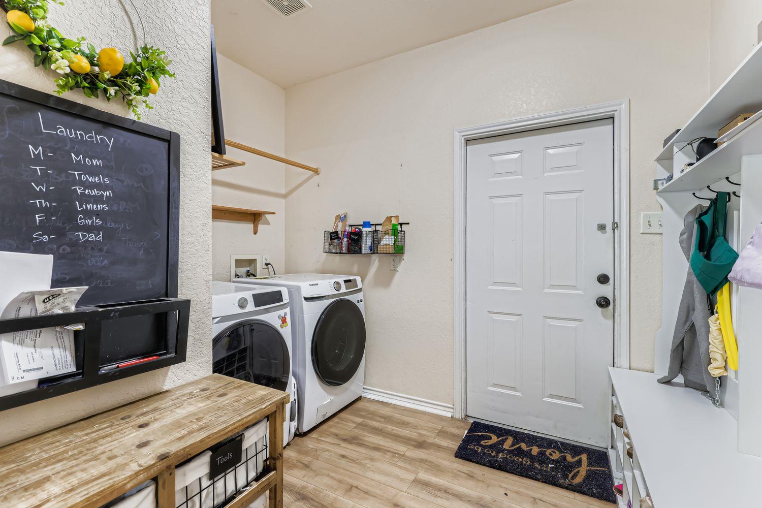 118 Santa Fe Rdg, Seguin, TX 78155