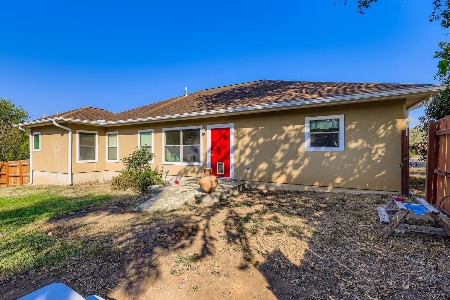 118 Santa Fe Rdg, Seguin, TX 78155