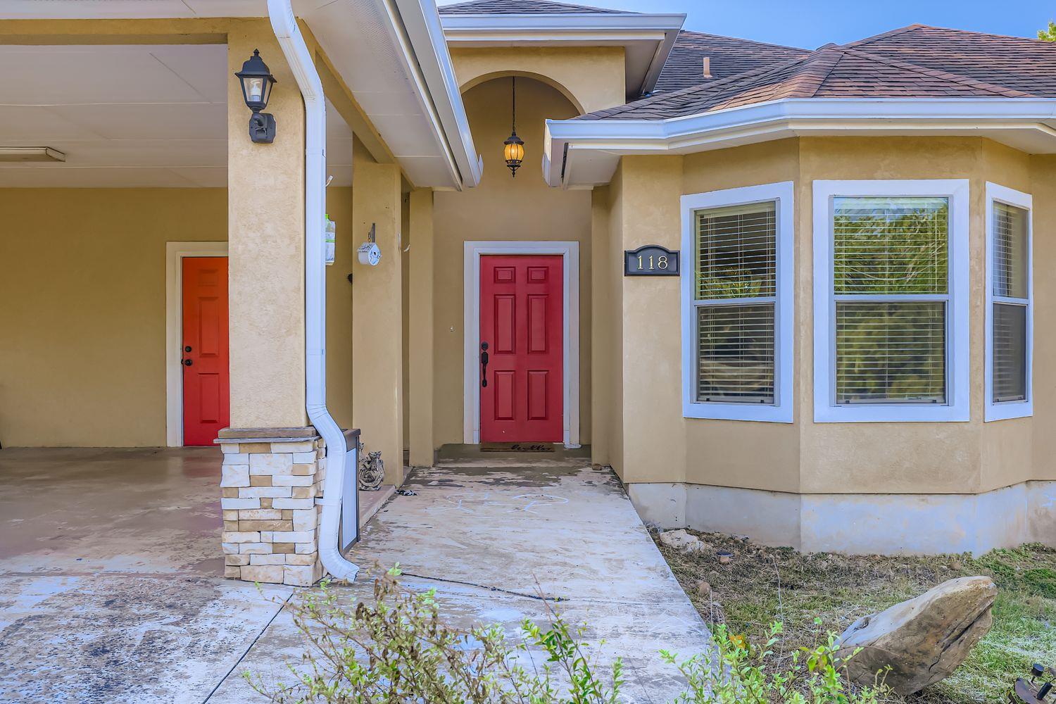 118 Santa Fe Rdg, Seguin, TX 78155