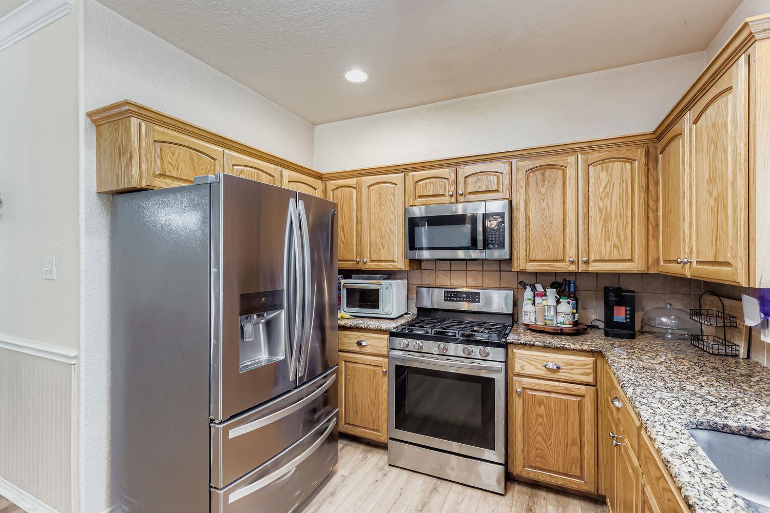 118 Santa Fe Rdg, Seguin, TX 78155