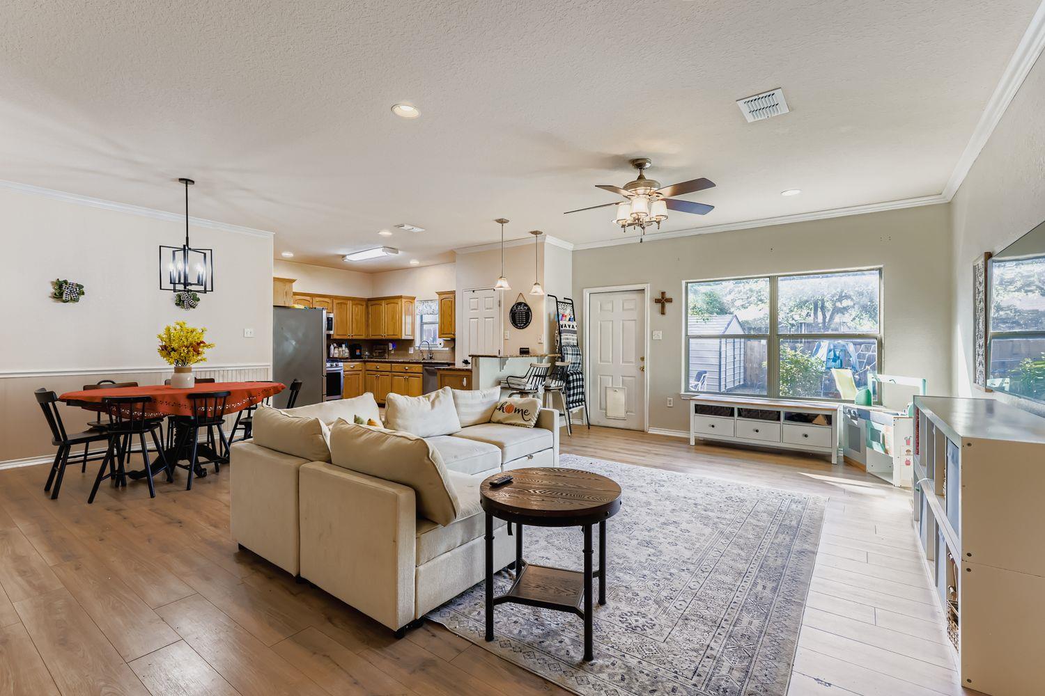 118 Santa Fe Rdg, Seguin, TX 78155