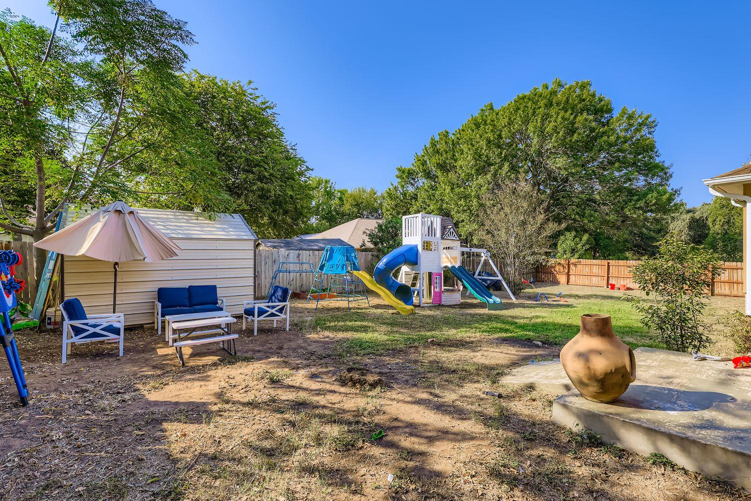 118 Santa Fe Rdg, Seguin, TX 78155