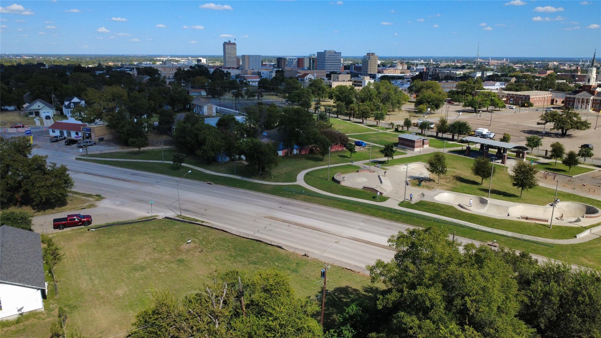 1401 W Waco Dr, Waco, TX 76701