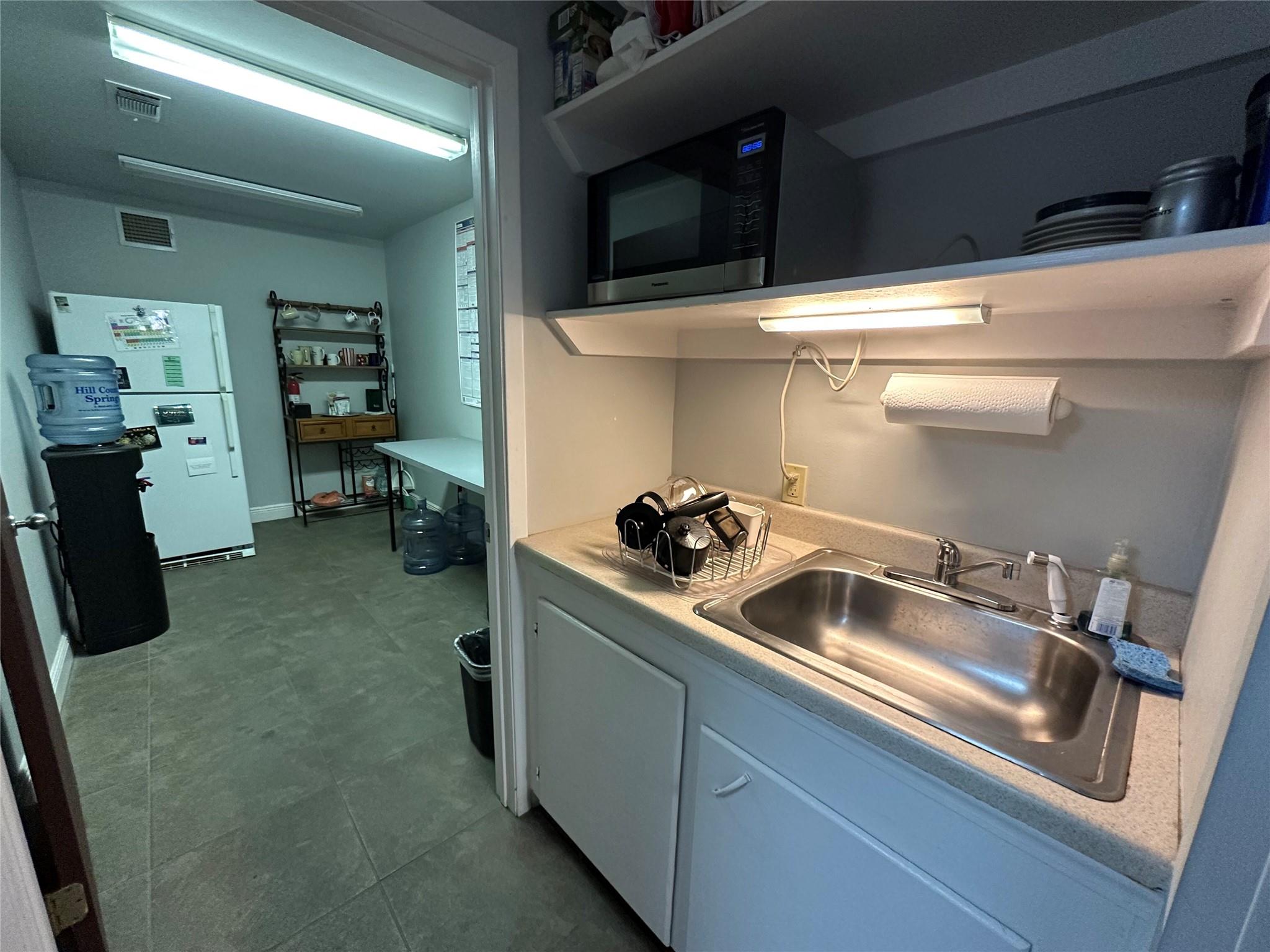 8862 W U S HY 290 Highway W, Austin, TX 78736