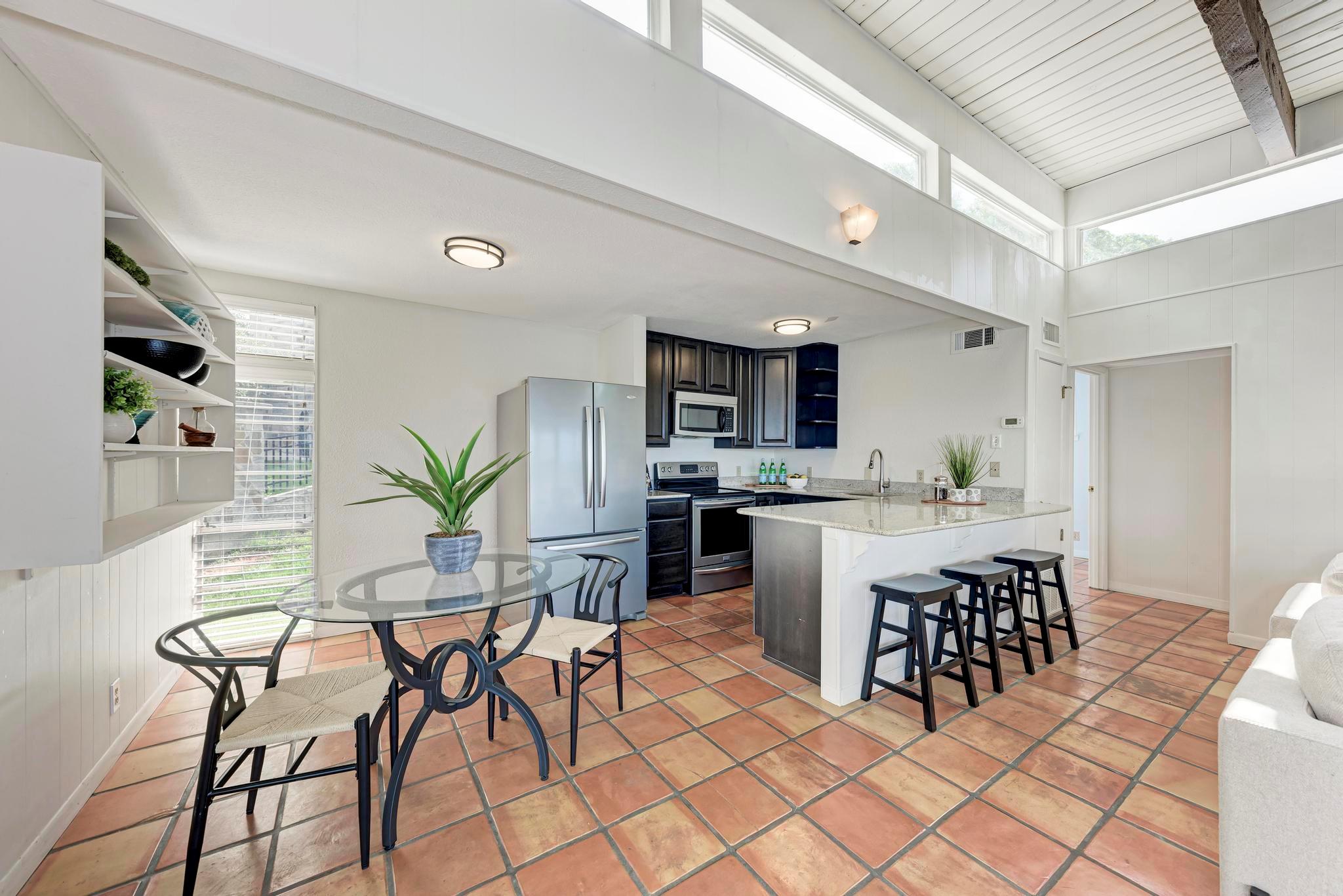 8130 JOY Rd, Volente, TX 78641