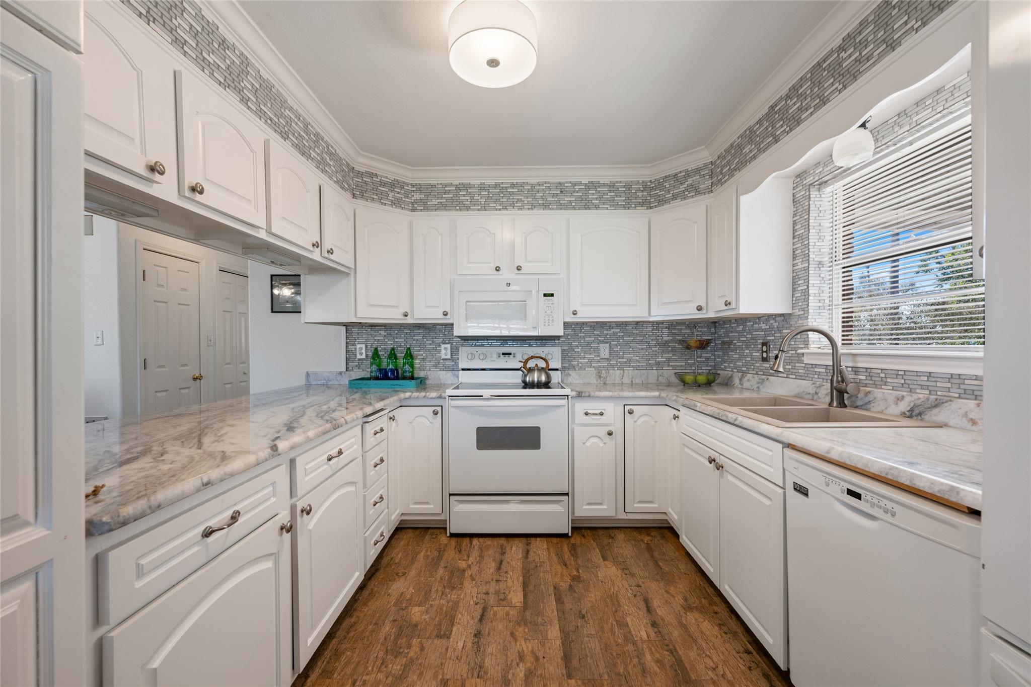 658 Golden Beach Dr, Buchanan Dam, TX 78609