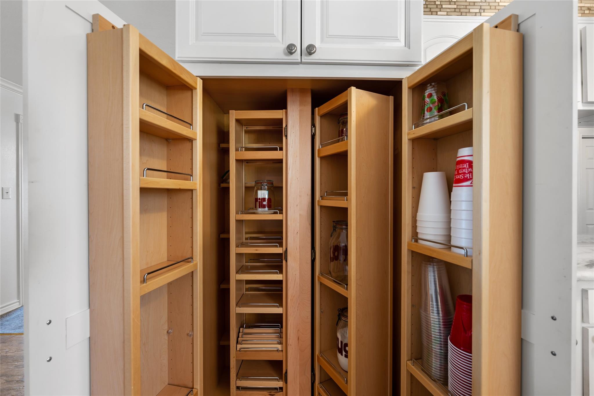 658 Golden Beach Dr, Buchanan Dam, TX 78609