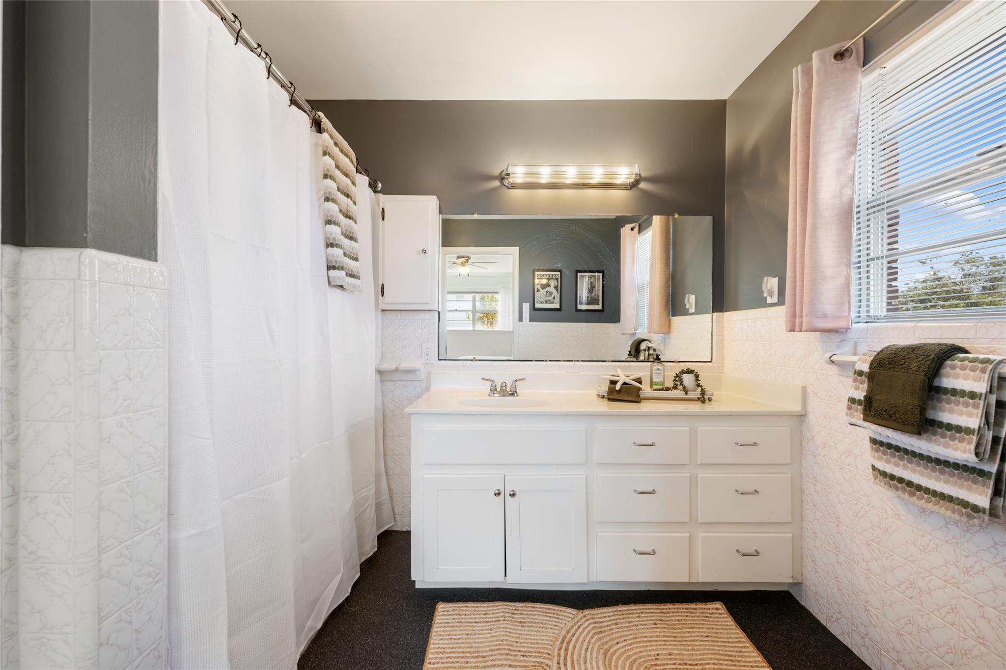 658 Golden Beach Dr, Buchanan Dam, TX 78609