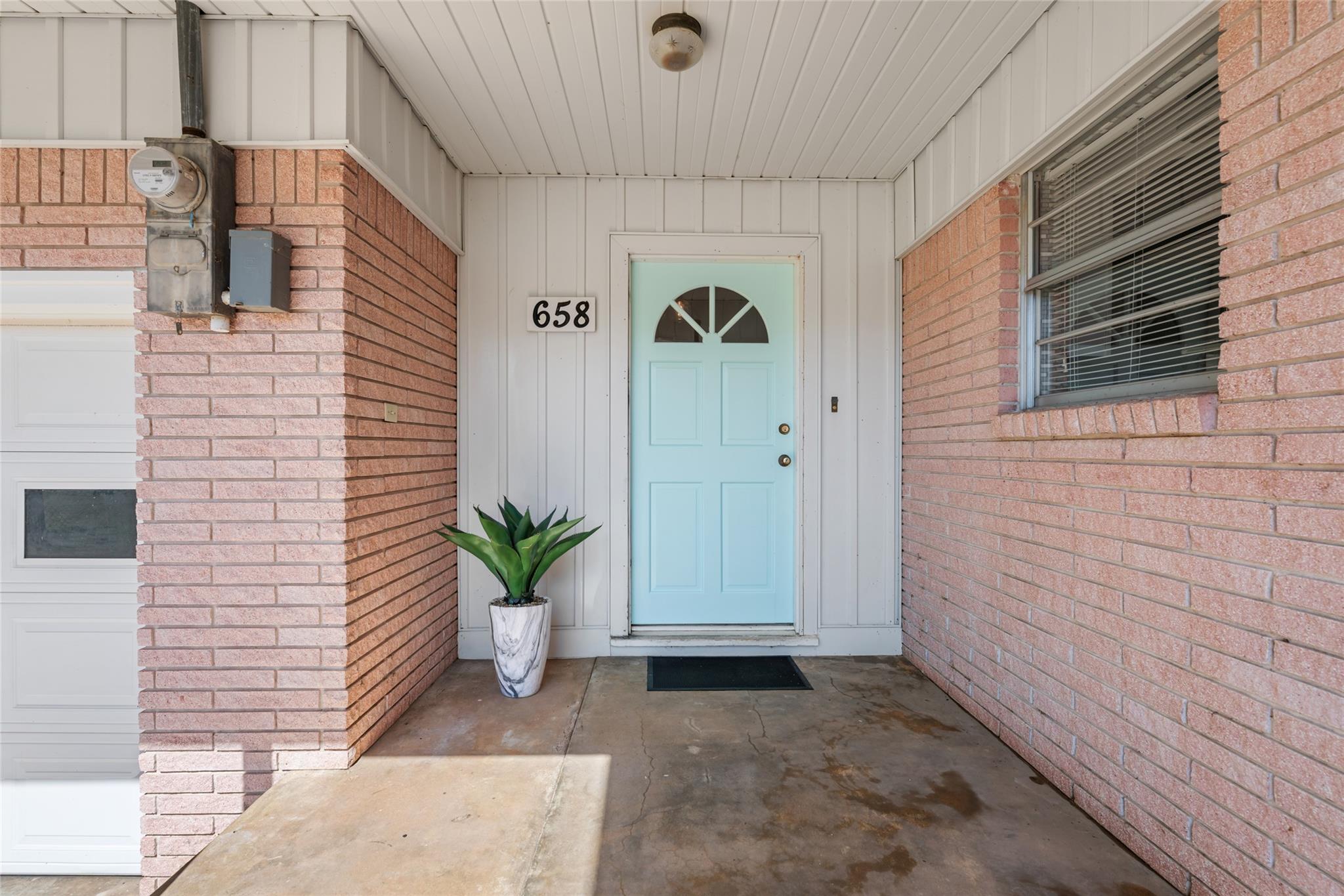 658 Golden Beach Dr, Buchanan Dam, TX 78609