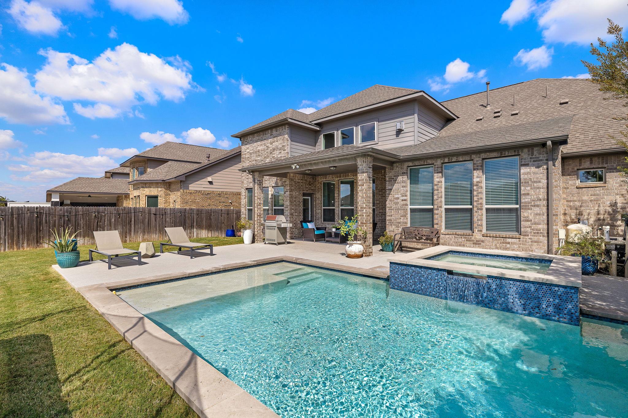 504 Leon Loop, Liberty Hill, TX 78642