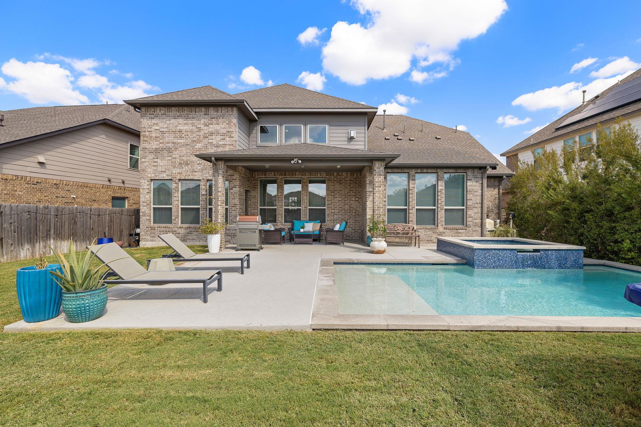 504 Leon Loop, Liberty Hill, TX 78642