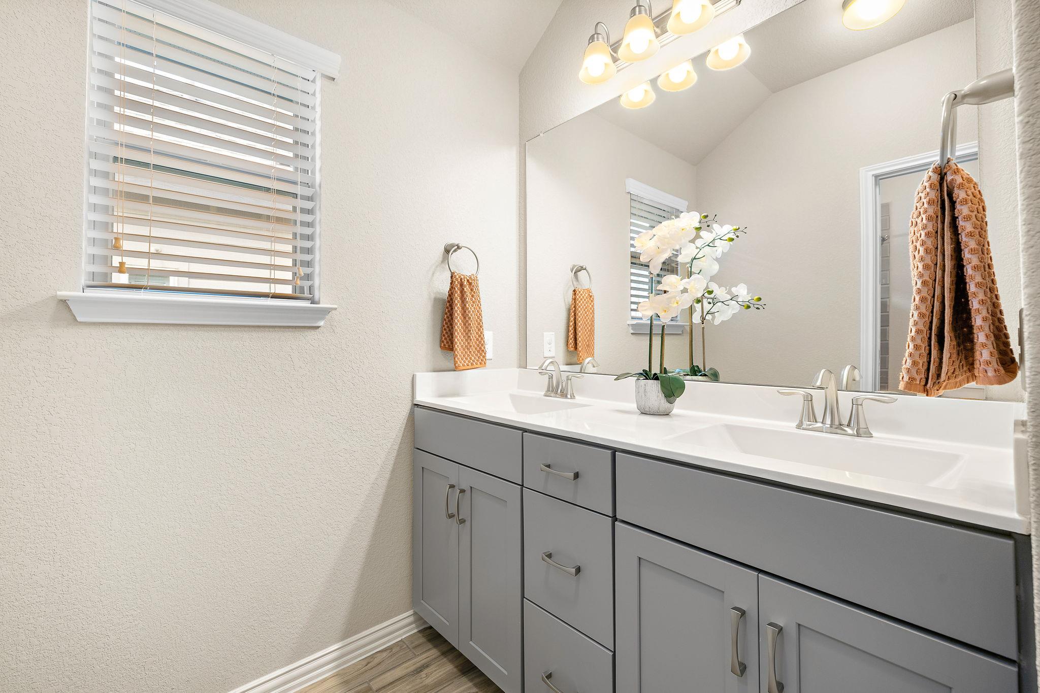 504 Leon Loop, Liberty Hill, TX 78642