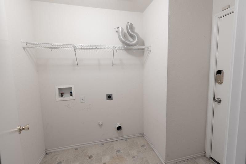 210 Rinehardt St, Hutto, TX 78634