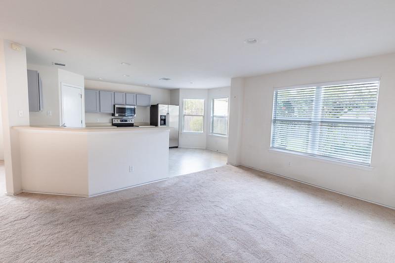 210 Rinehardt St, Hutto, TX 78634