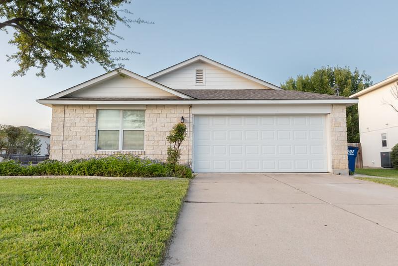 210 Rinehardt St, Hutto, TX 78634