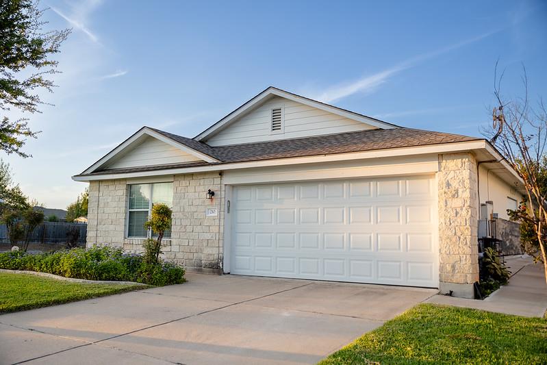 210 Rinehardt St, Hutto, TX 78634