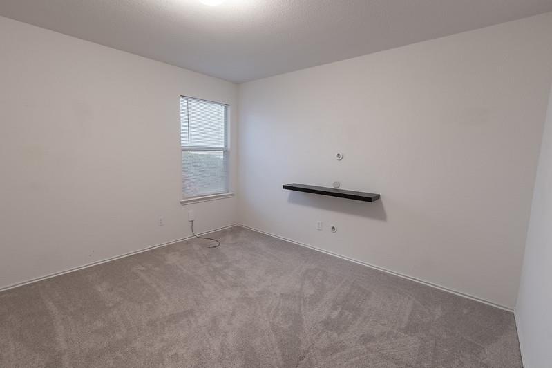 210 Rinehardt St, Hutto, TX 78634