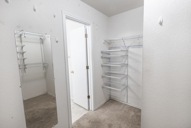 210 Rinehardt St, Hutto, TX 78634