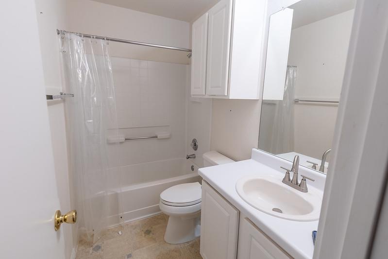 210 Rinehardt St, Hutto, TX 78634