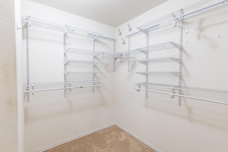 210 Rinehardt St, Hutto, TX 78634