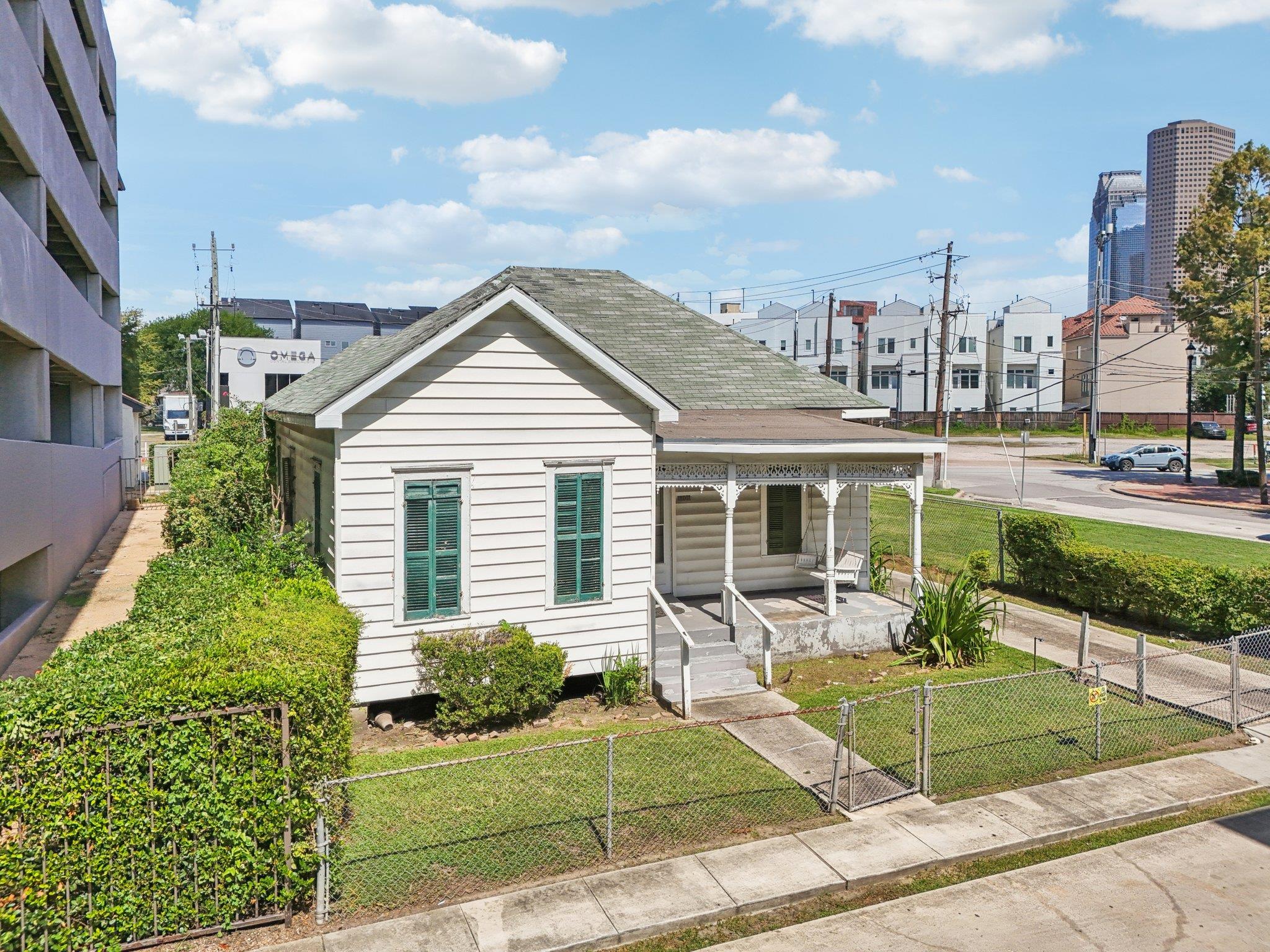 1106 Oneil St, Houston, TX 77019