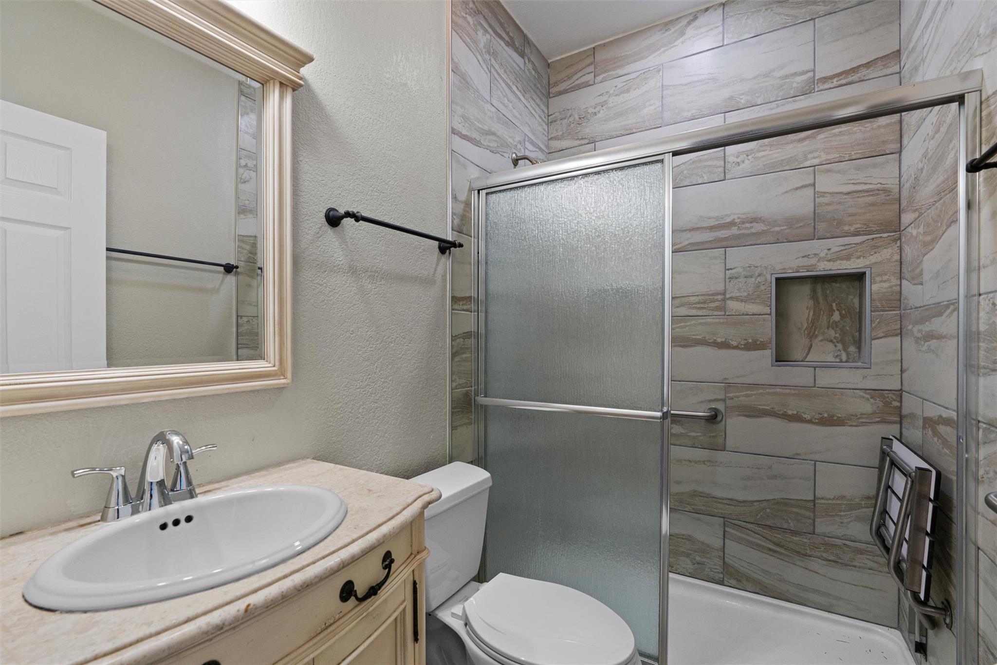 8340 Liberty Walk Dr, Round Rock, TX 78681