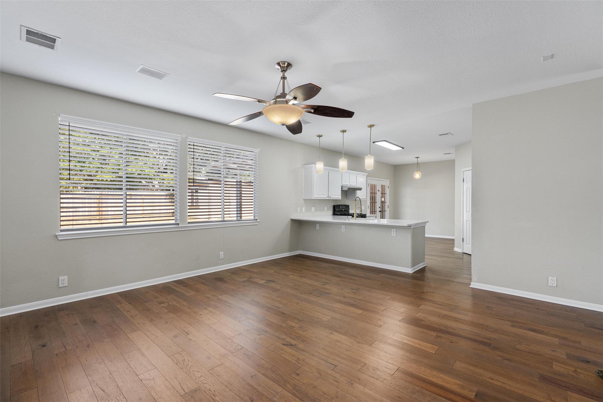 8340 Liberty Walk Dr, Round Rock, TX 78681