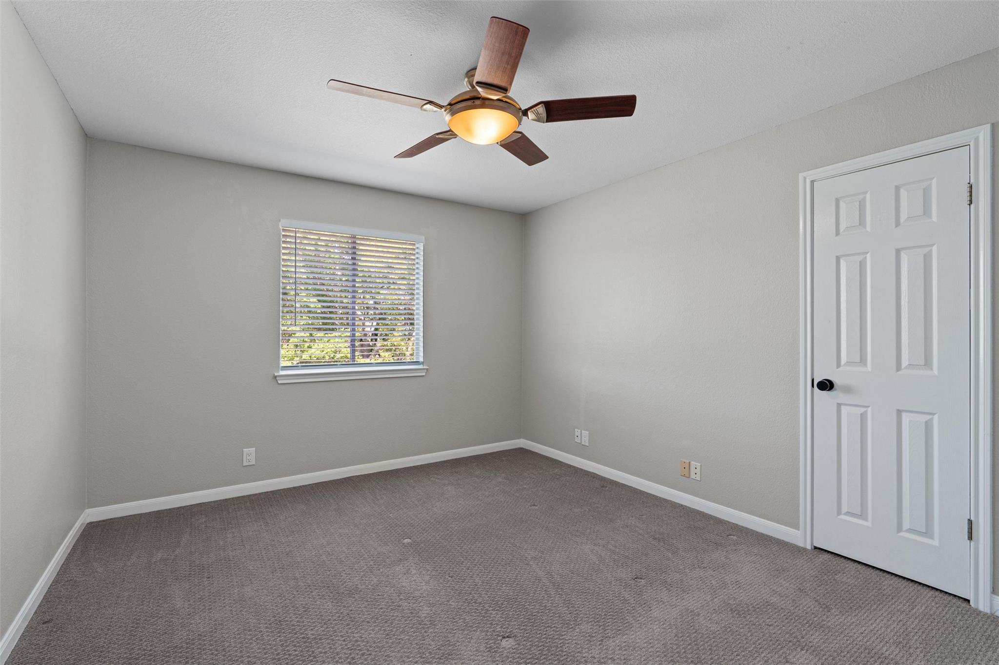 8340 Liberty Walk Dr, Round Rock, TX 78681