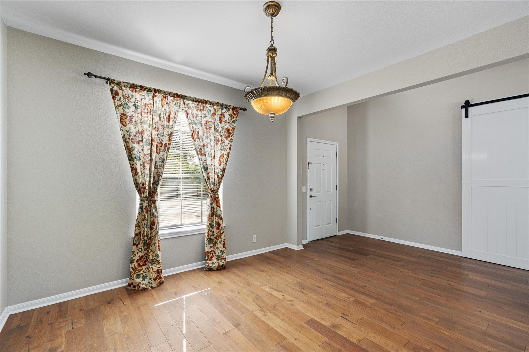 8340 Liberty Walk Dr, Round Rock, TX 78681