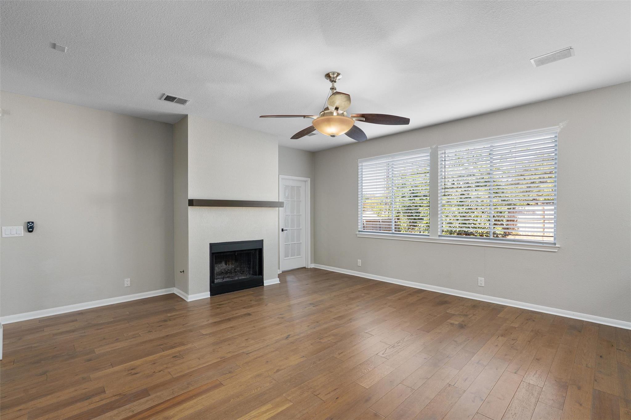 8340 Liberty Walk Dr, Round Rock, TX 78681