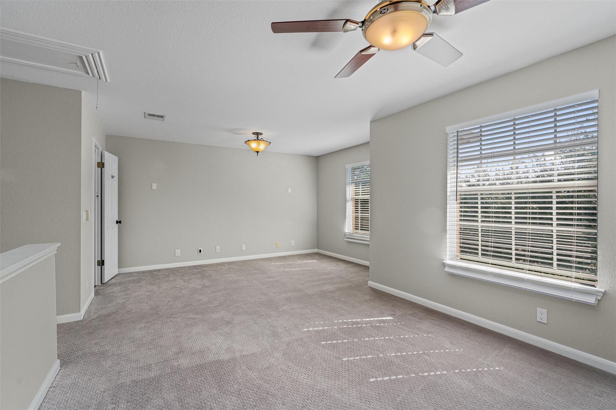 8340 Liberty Walk Dr, Round Rock, TX 78681