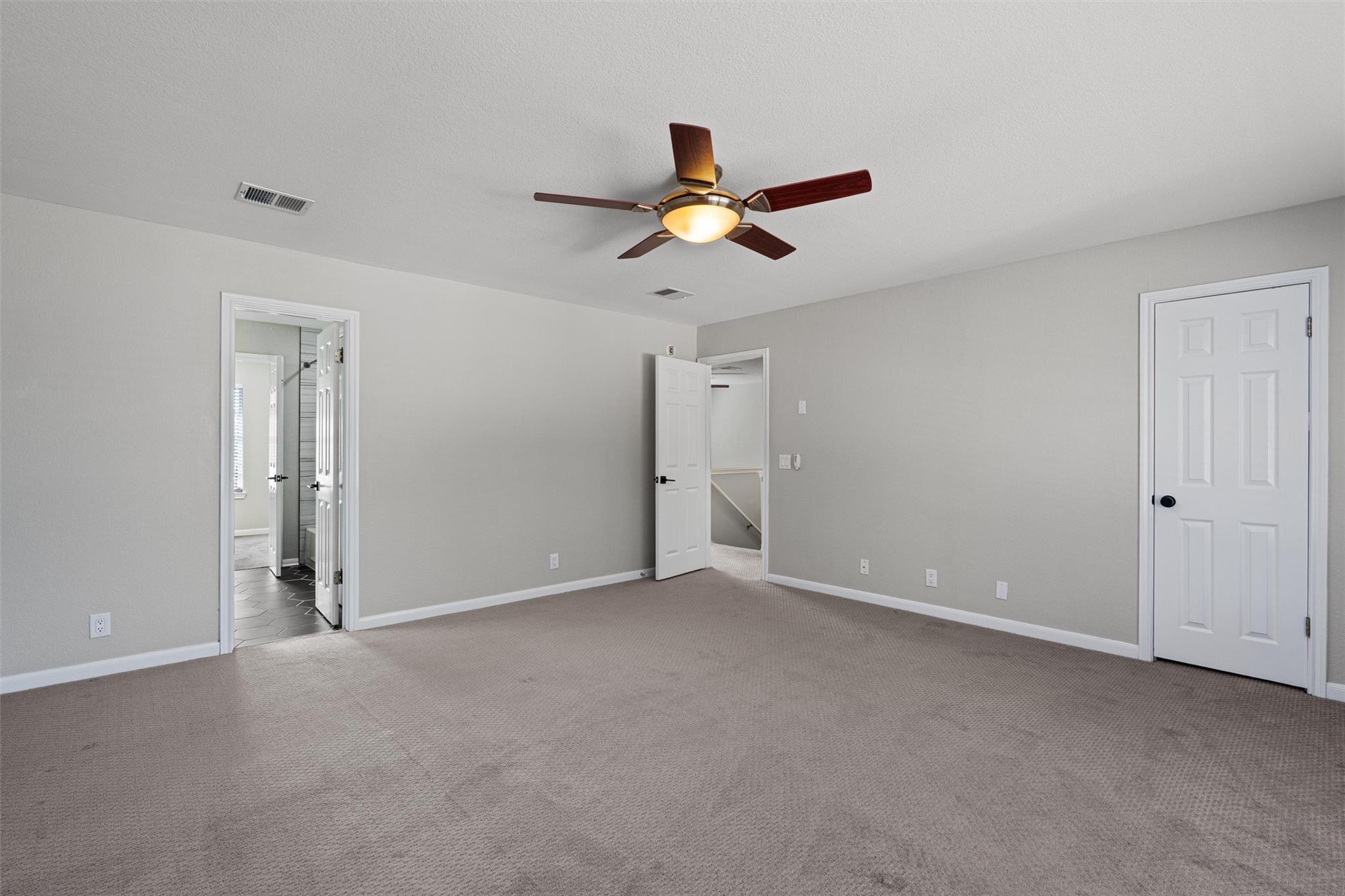 8340 Liberty Walk Dr, Round Rock, TX 78681