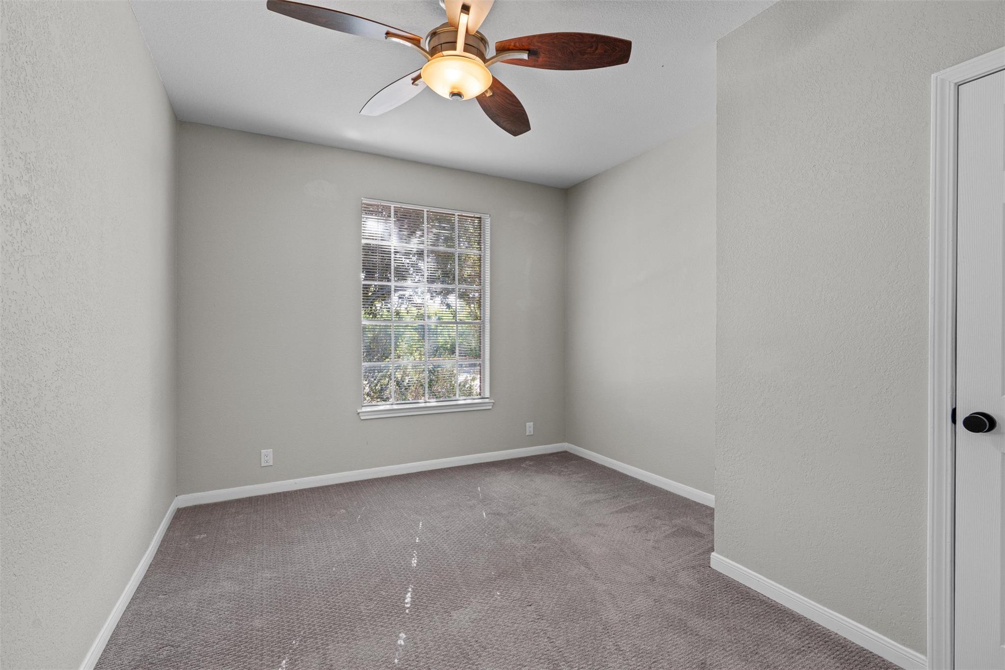 8340 Liberty Walk Dr, Round Rock, TX 78681