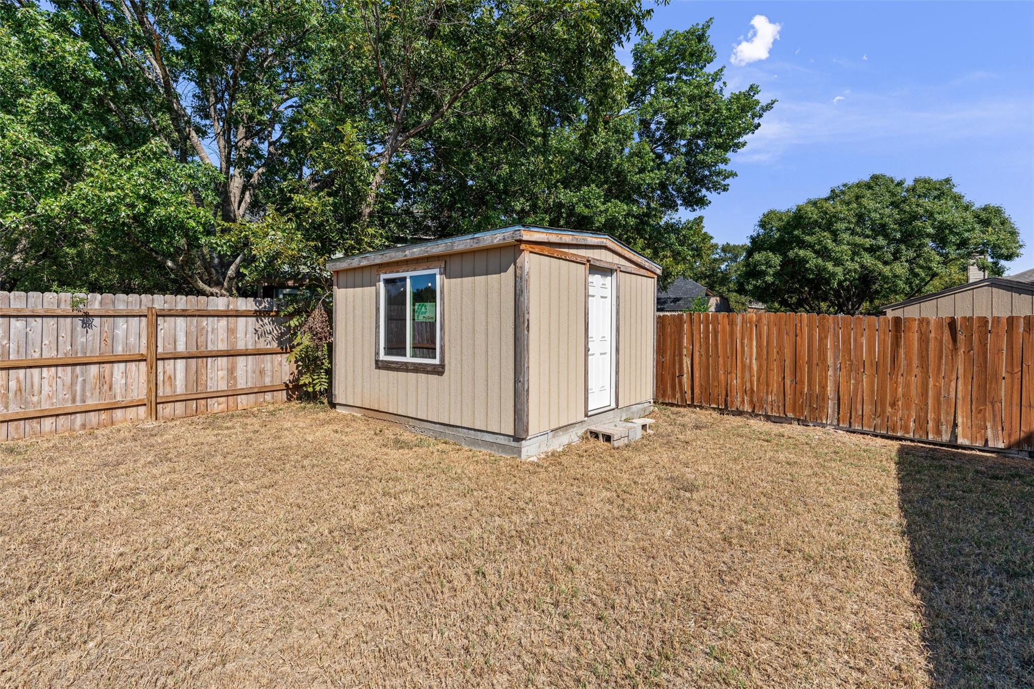 8340 Liberty Walk Dr, Round Rock, TX 78681