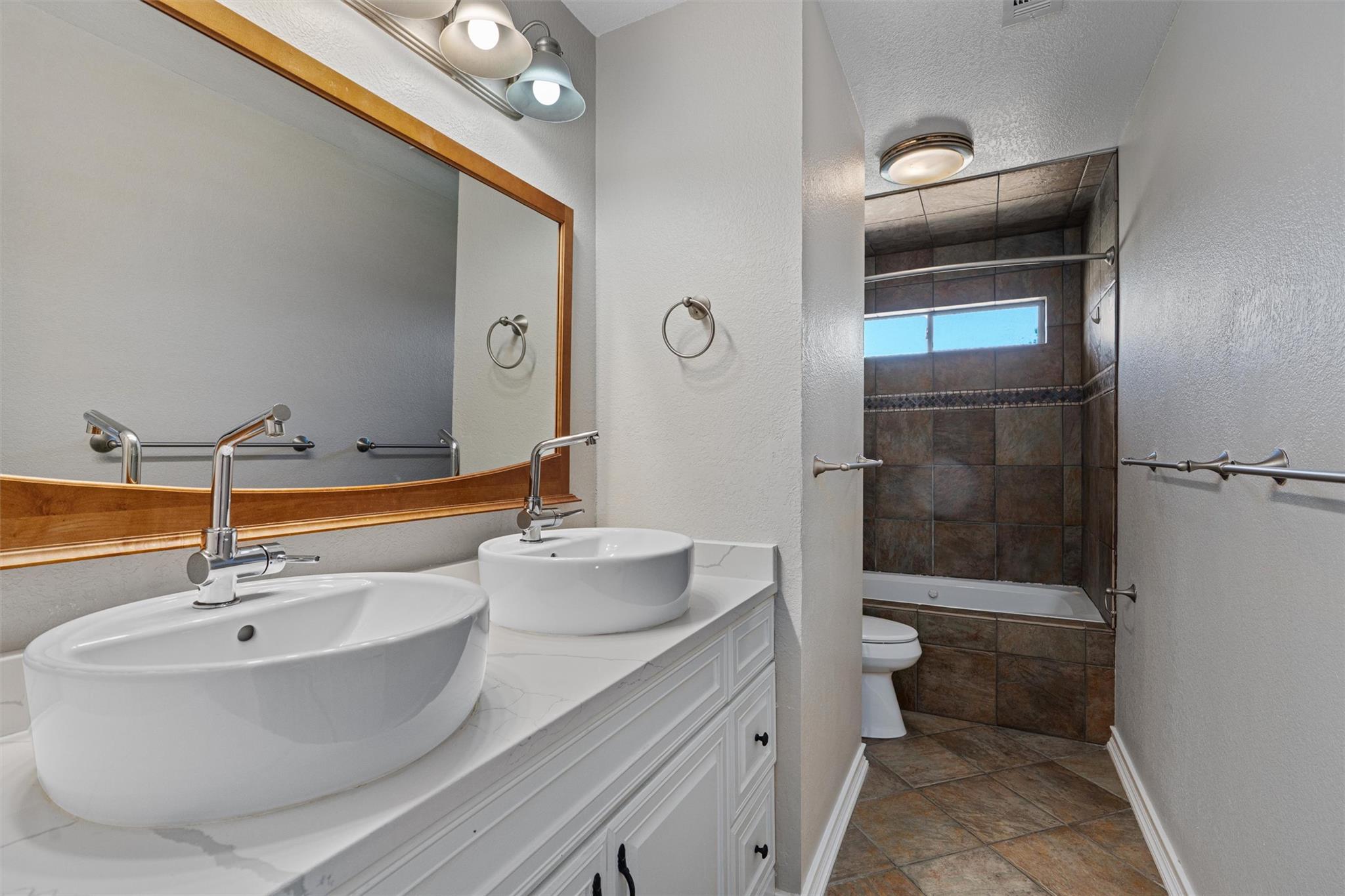 8340 Liberty Walk Dr, Round Rock, TX 78681