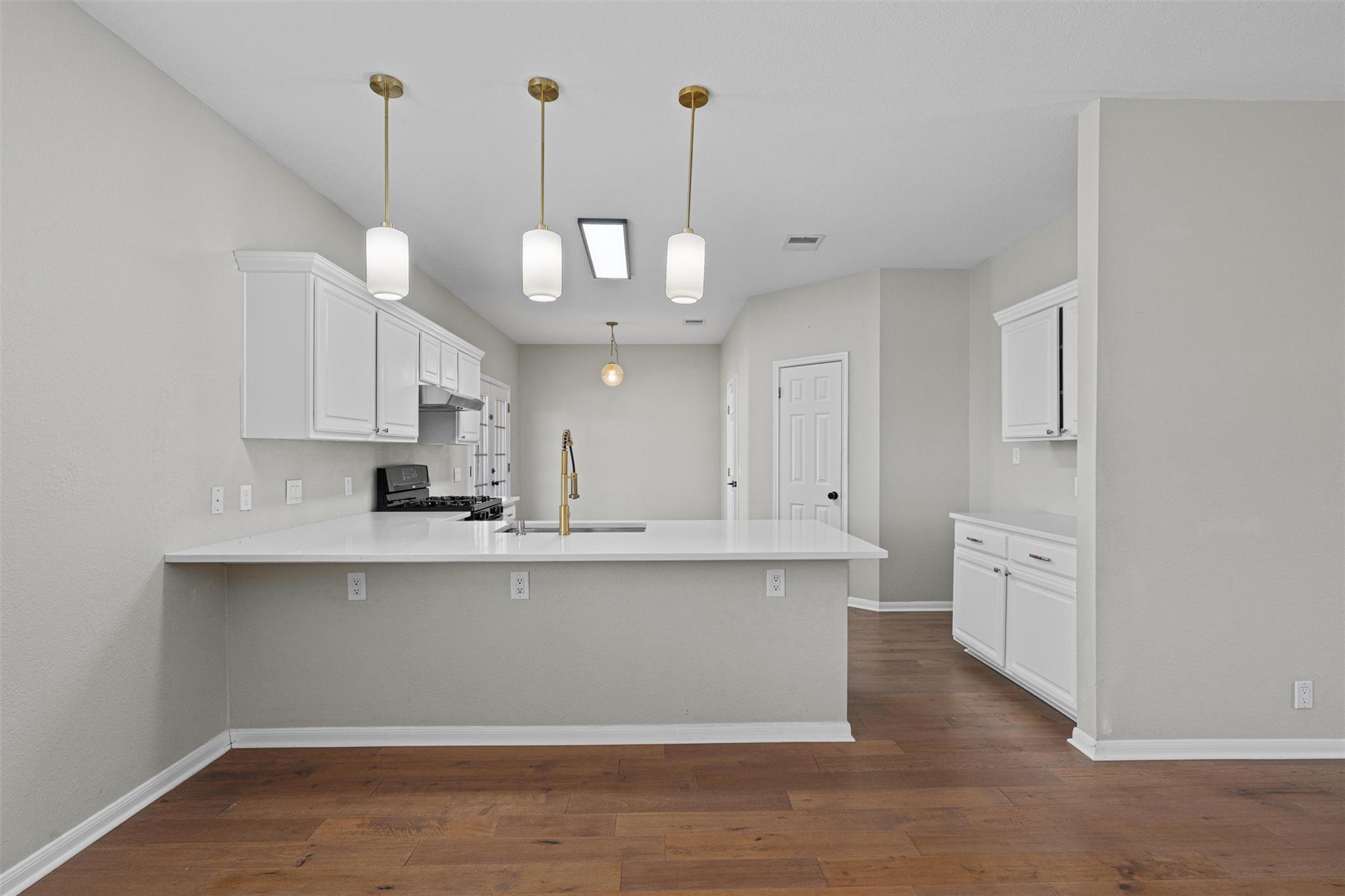 8340 Liberty Walk Dr, Round Rock, TX 78681