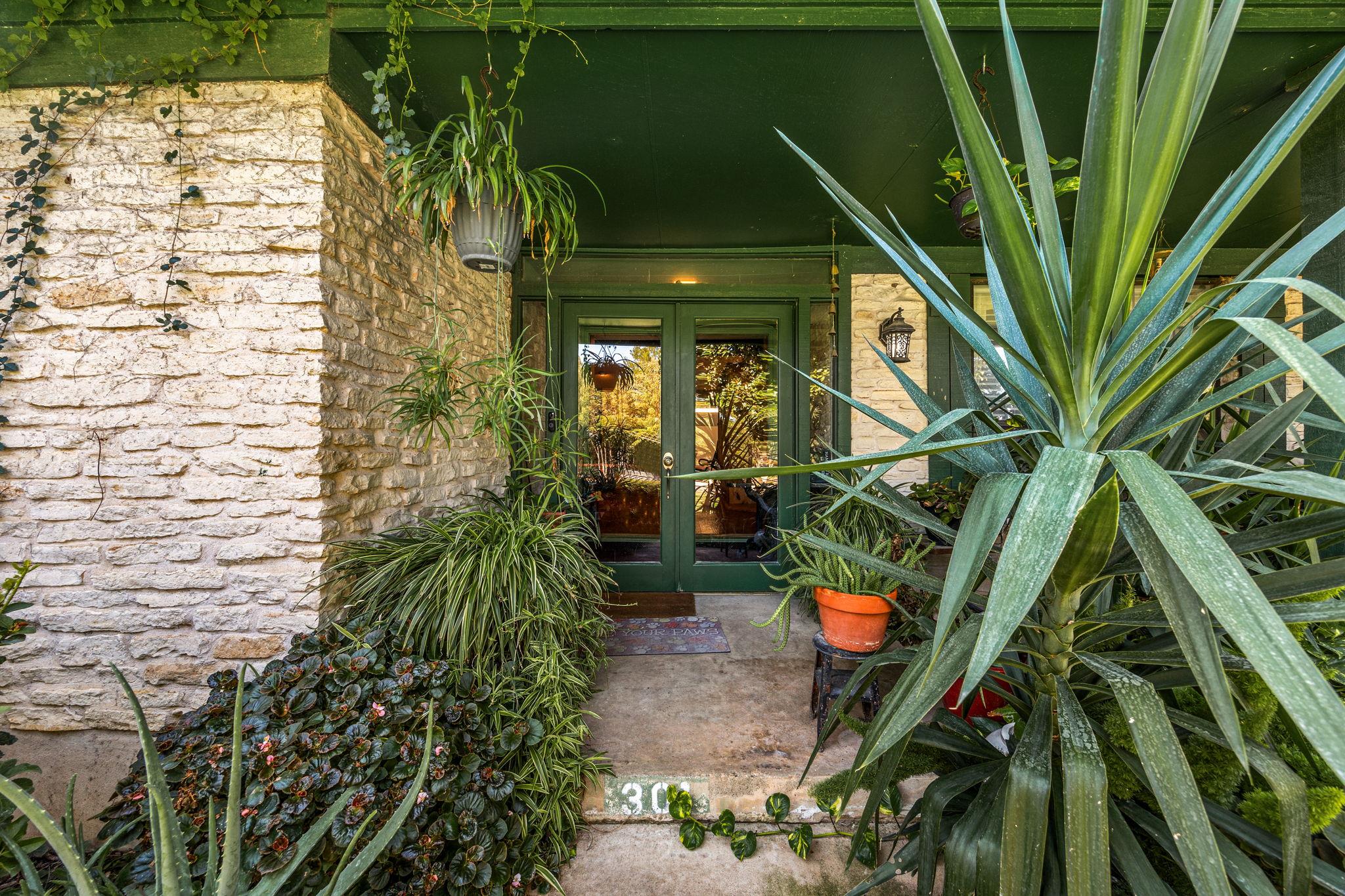 301 Dove Creek Dr, Round Rock, TX 78664