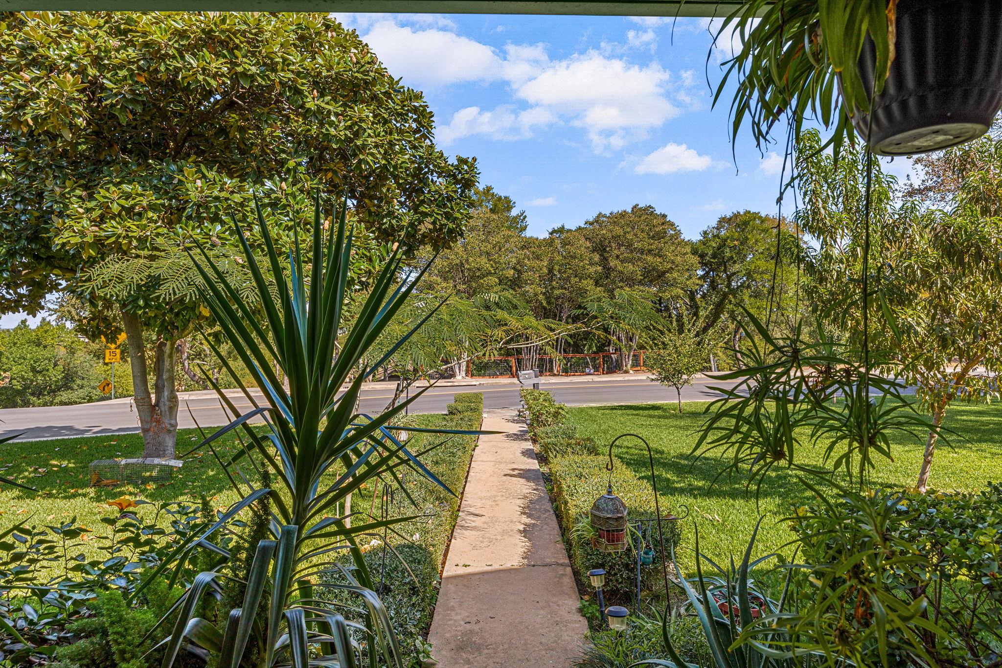 301 Dove Creek Dr, Round Rock, TX 78664