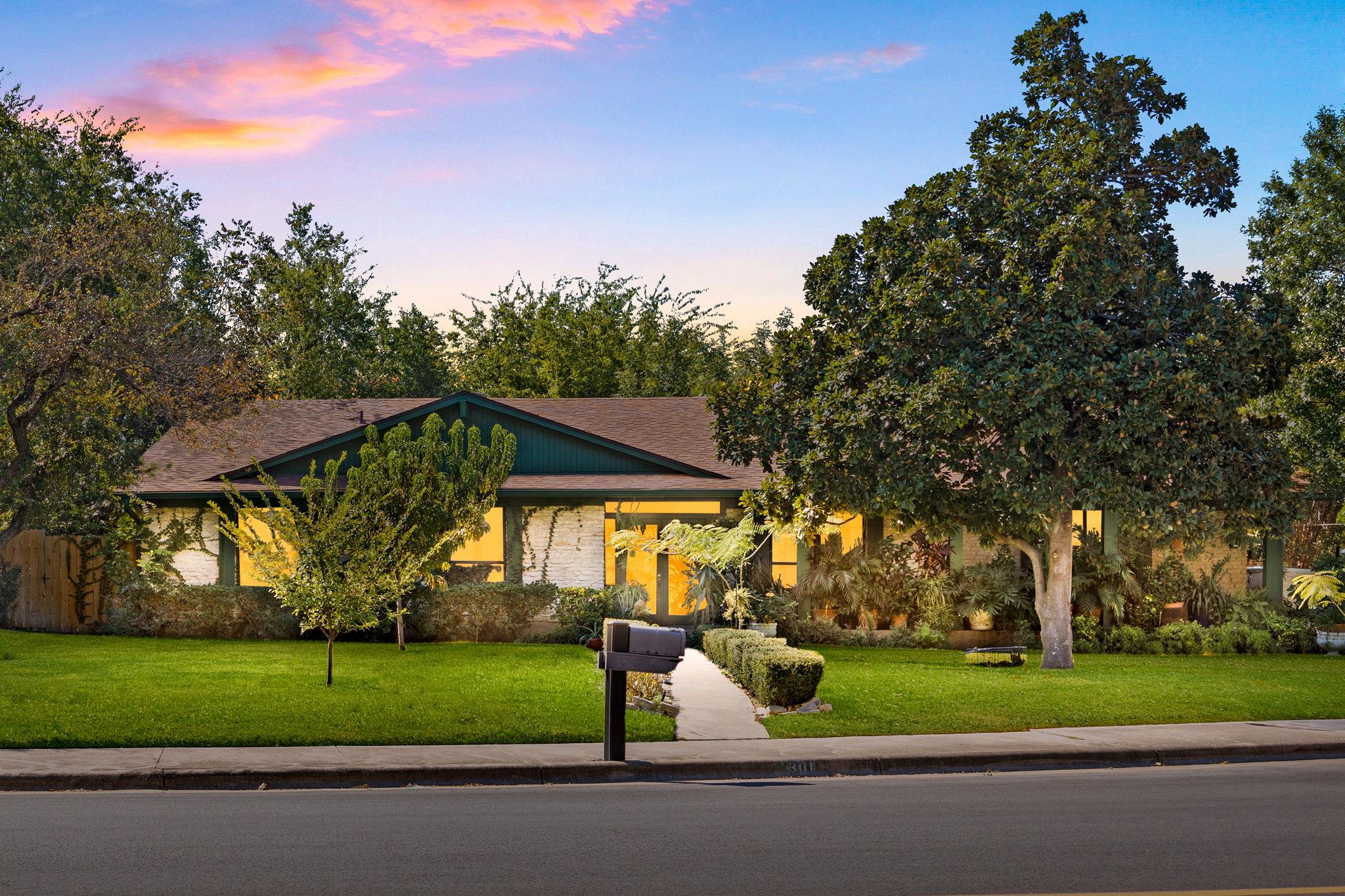 301 Dove Creek Dr, Round Rock, TX 78664